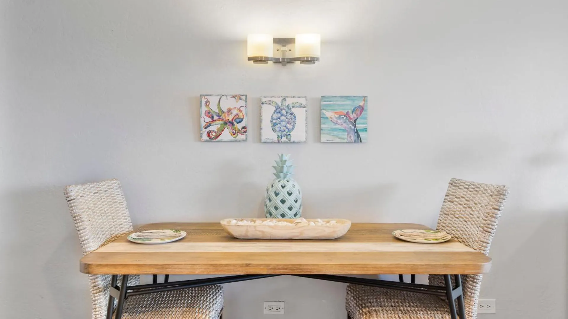 Vakantiehuis Modern Oceanfront Beach Hale Kai 1Bed Kahana